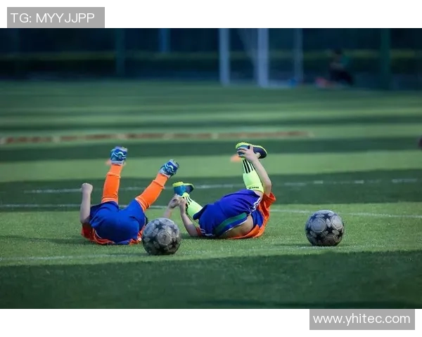 爱足球的小球星们成长路上的奋斗与荣耀之路 爱足球的小球星们成长路上的奋斗与荣耀之路