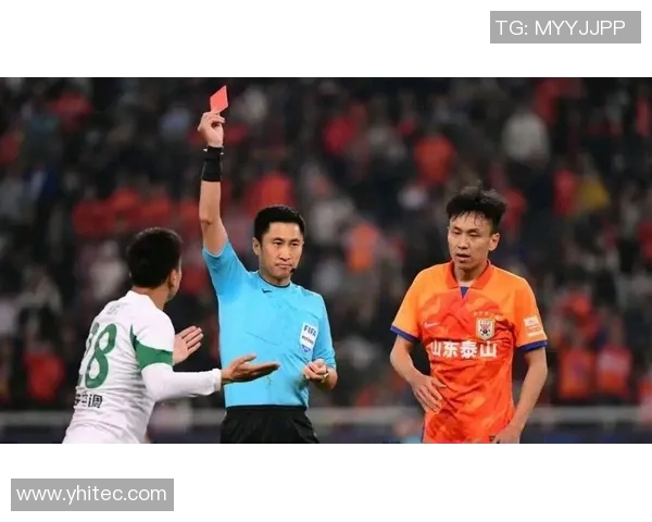 足球球星红牌风云榜：盘点历史上最具争议的十张红牌事件